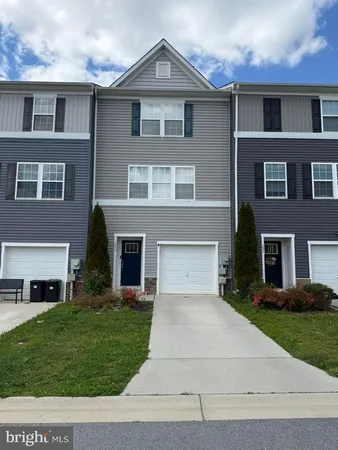 $1,850 | 293 Magellan Drive, Martinsburg, WV 25404