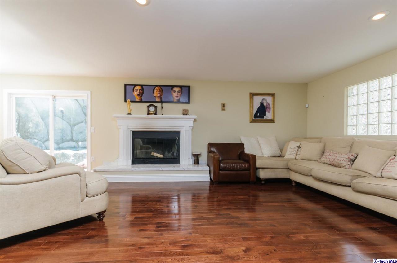 9761 Samoa Avenue Tujunga, CA 91042 - Photo 17 of 34 Additional Photo