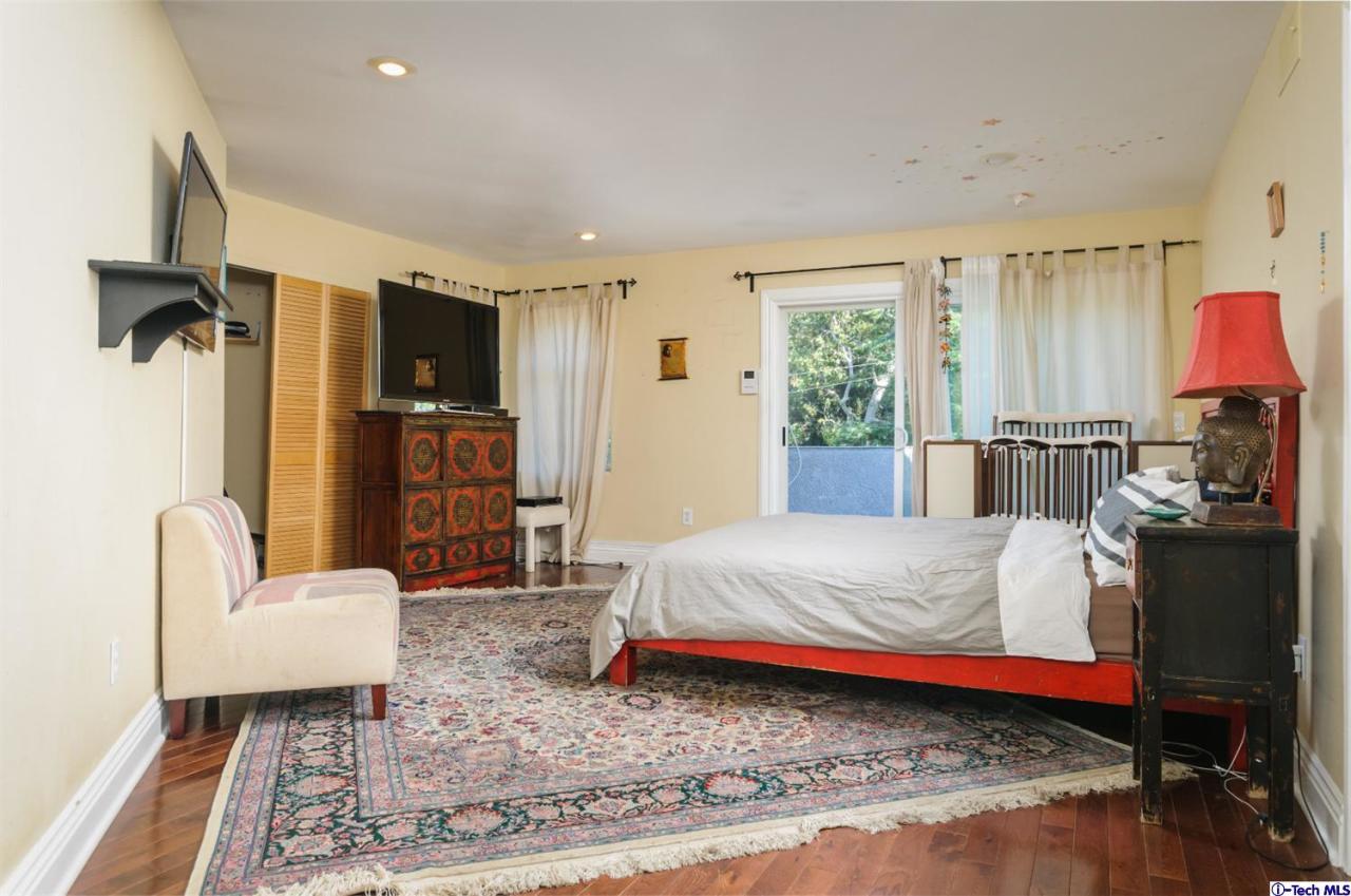 9761 Samoa Avenue Tujunga, CA 91042 - Photo 23 of 34 Additional Photo