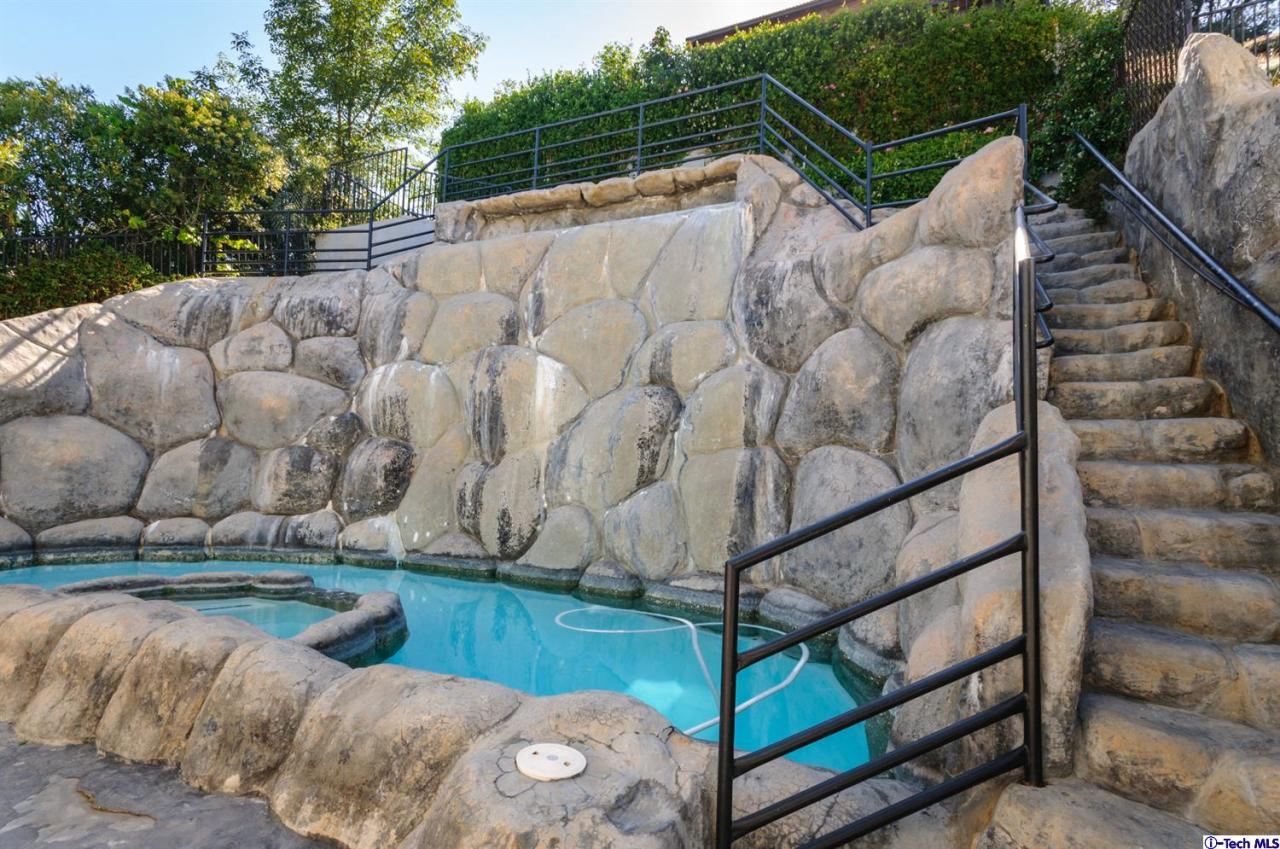 9761 Samoa Avenue Tujunga, CA 91042 - Photo 29 of 34 Additional Photo