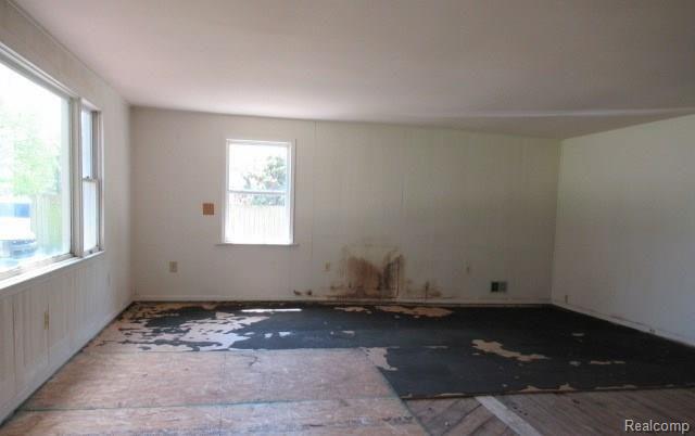 21560 Springhill Street Romulus, MI 48174 - Photo 4 of 14 IMG_0365 2.jpg