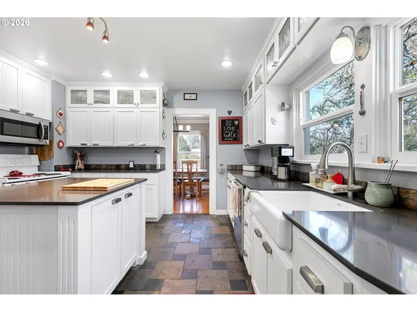 $899,999 | 78659 Sears Road, Cottage Grove, OR 97424