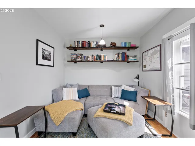 $899,999 | 78659 Sears Road, Cottage Grove, OR 97424