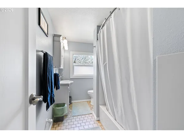$899,999 | 78659 Sears Road, Cottage Grove, OR 97424