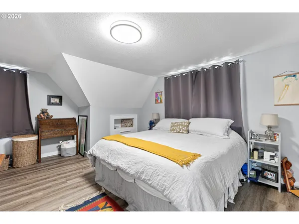 $899,999 | 78659 Sears Road, Cottage Grove, OR 97424