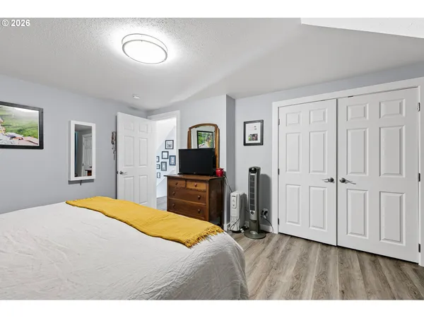 $899,999 | 78659 Sears Road, Cottage Grove, OR 97424