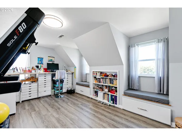 $899,999 | 78659 Sears Road, Cottage Grove, OR 97424