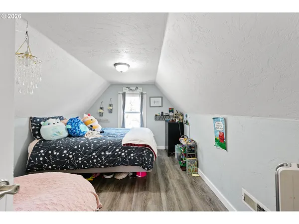 $899,999 | 78659 Sears Road, Cottage Grove, OR 97424