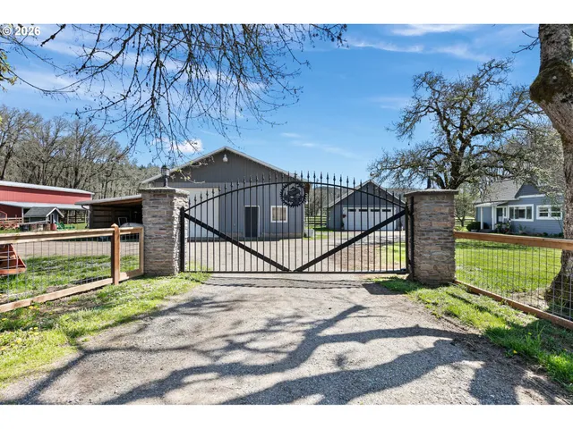 $899,999 | 78659 Sears Road, Cottage Grove, OR 97424