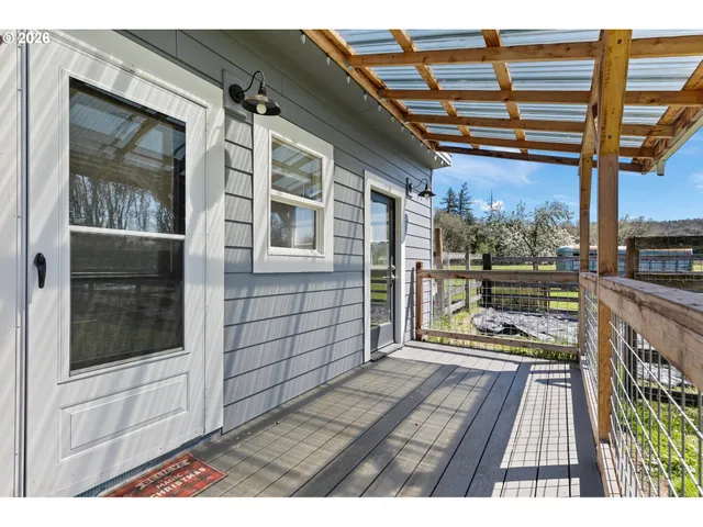 $899,999 | 78659 Sears Road, Cottage Grove, OR 97424