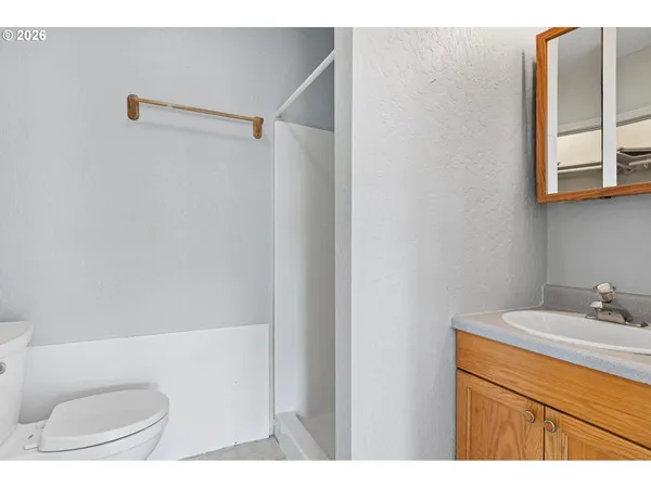 $899,999 | 78659 Sears Road, Cottage Grove, OR 97424