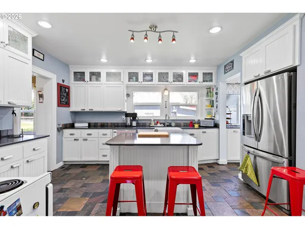 $899,999 | 78659 Sears Road, Cottage Grove, OR 97424