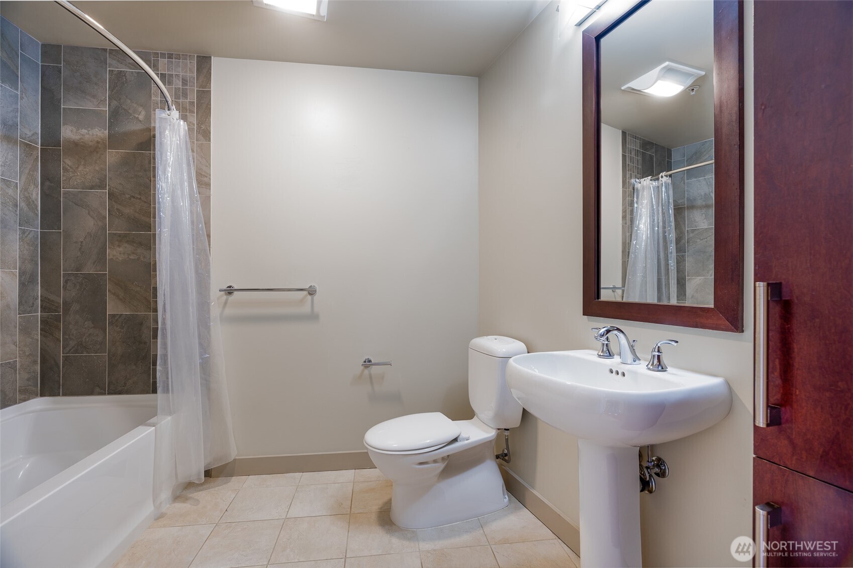 900 Lenora Street, Unit W807 Seattle, WA 98121 - Photo 11 of 40