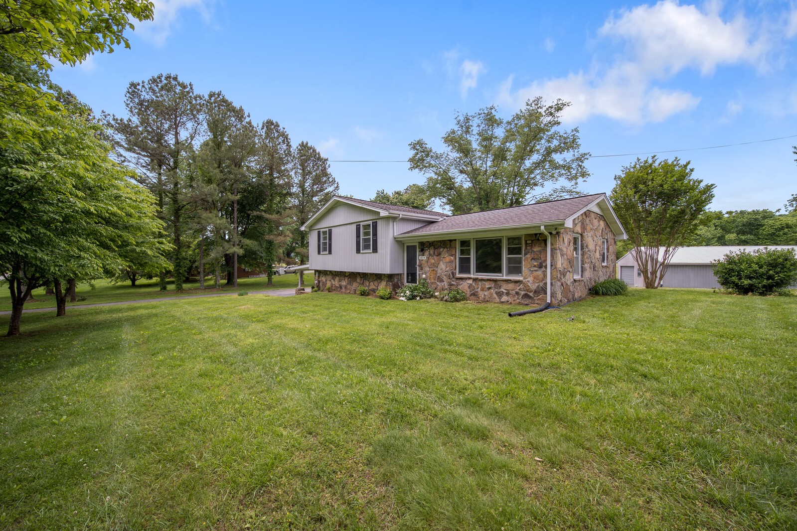 1834 Lester Flatt Road Sparta, TN 38583 - Photo 7 of 42 Gallery Image 7