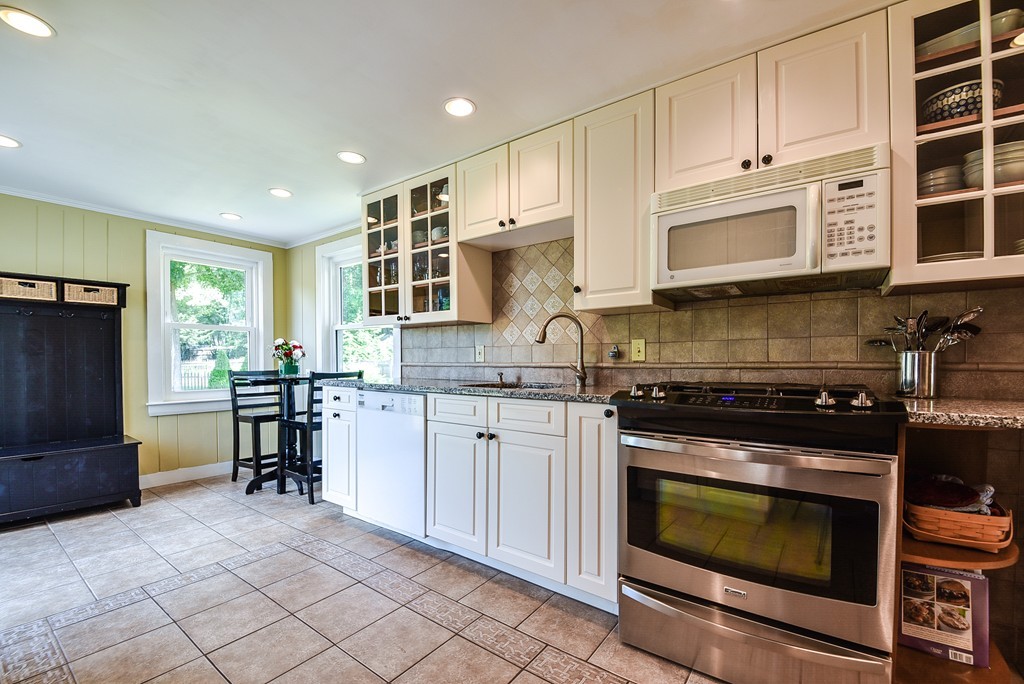 5 Gilbert Road Natick, MA 01760 - Photo 3 of 18 Gallery Image 3
