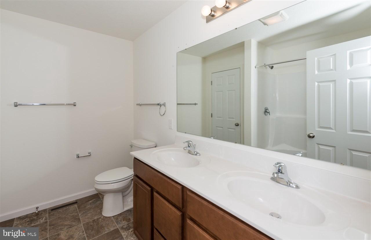 945 Friar Run, Unit 1 Hanover, PA 17331 - Photo 12 of 12 Owner's Bath