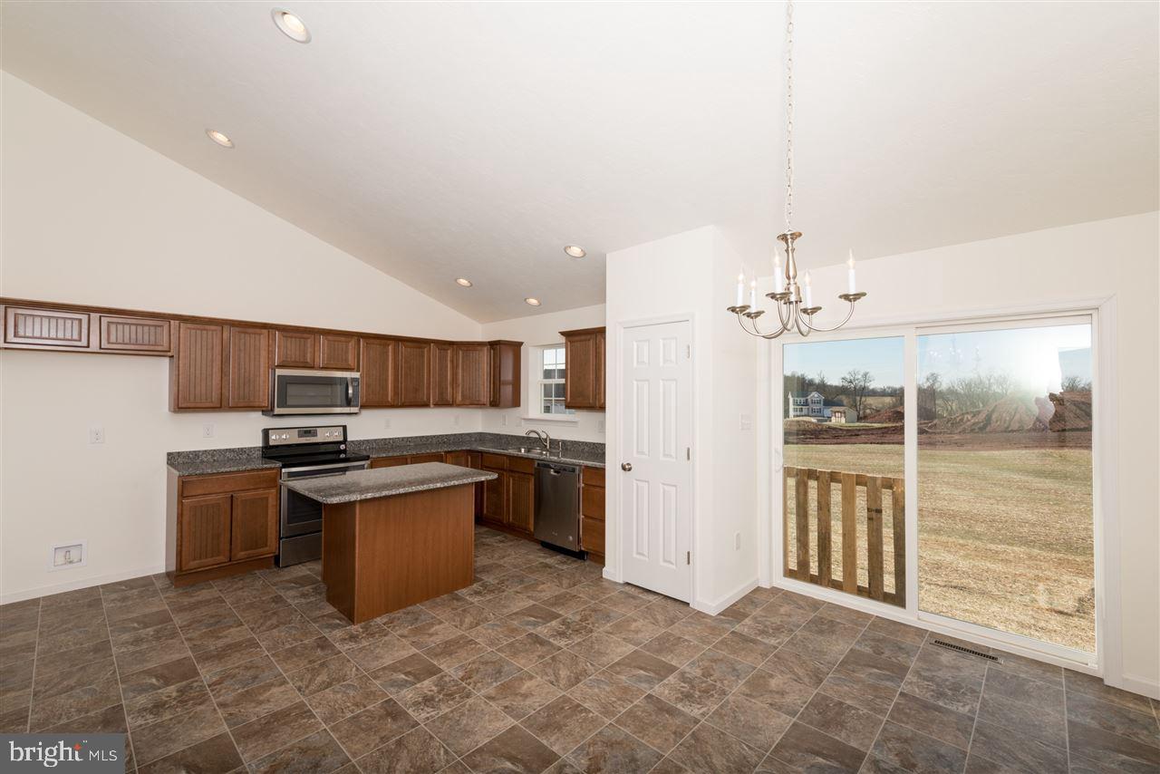 945 Friar Run, Unit 1 Hanover, PA 17331 - Photo 6 of 12 Kitchen and dining area