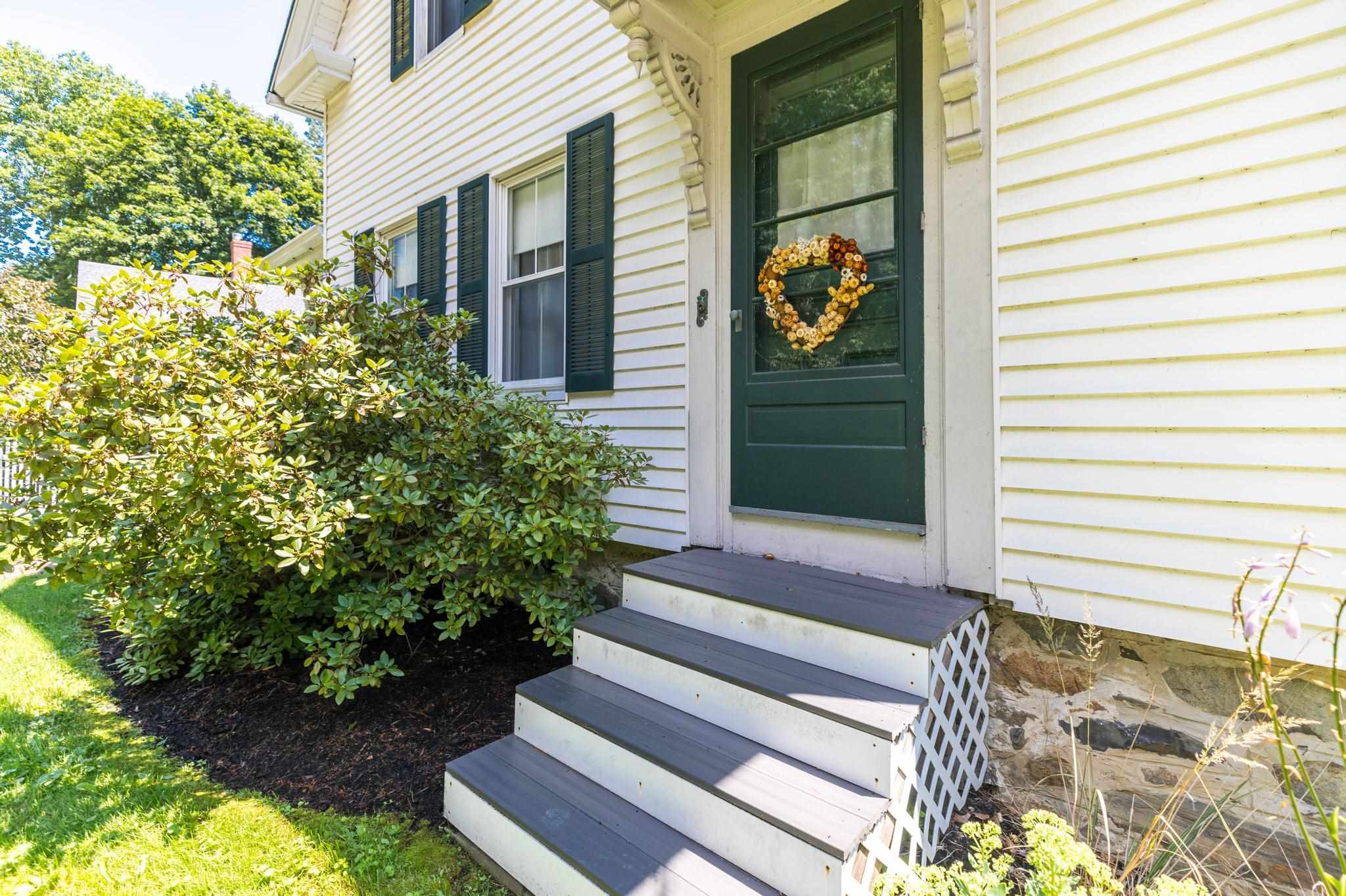 57 Long Sands Road York, ME 03909 - Photo 8 of 40