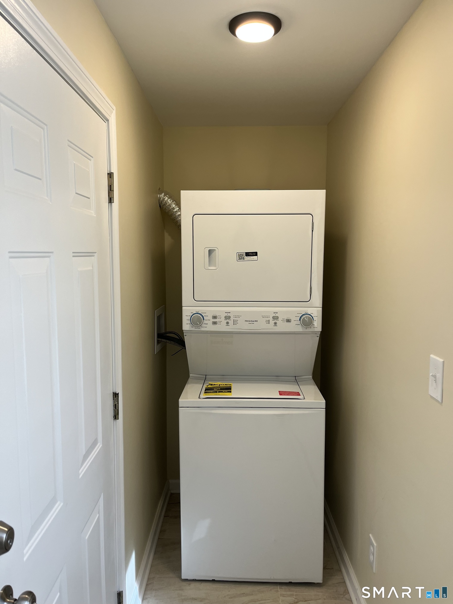 49 New Street Seymour, CT 06483 - Photo 4 of 6 a utility room with dryer and washer