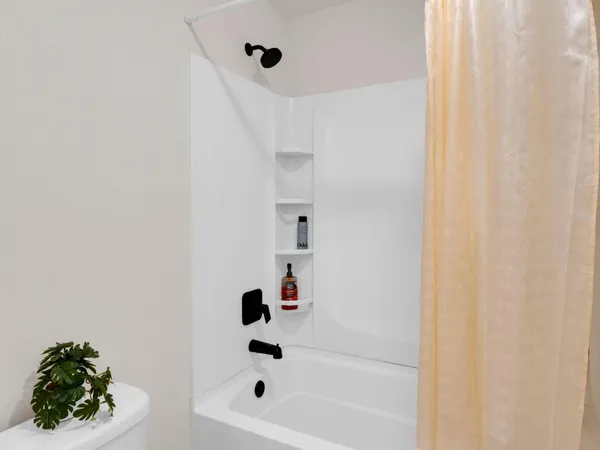 $579,999 | 1672 Thistle Lane, Los Banos, CA 93635