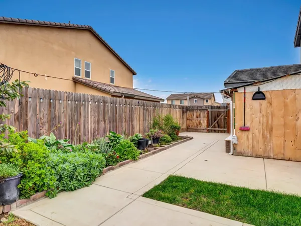 $579,999 | 1672 Thistle Lane, Los Banos, CA 93635