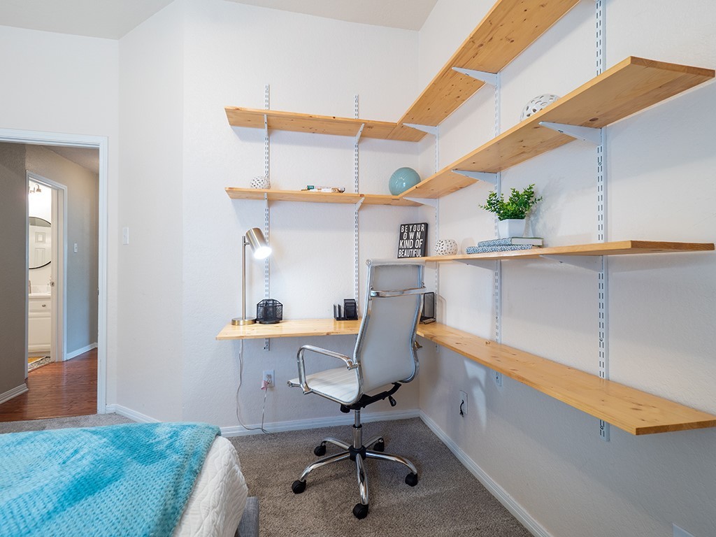 8007 Isaac Pryor Drive Austin, TX 78749 - Photo 25 of 38 a view of a workspace with furniture