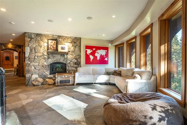 $7,000,000 | 951 Divot Court, Incline Village, NV 89451