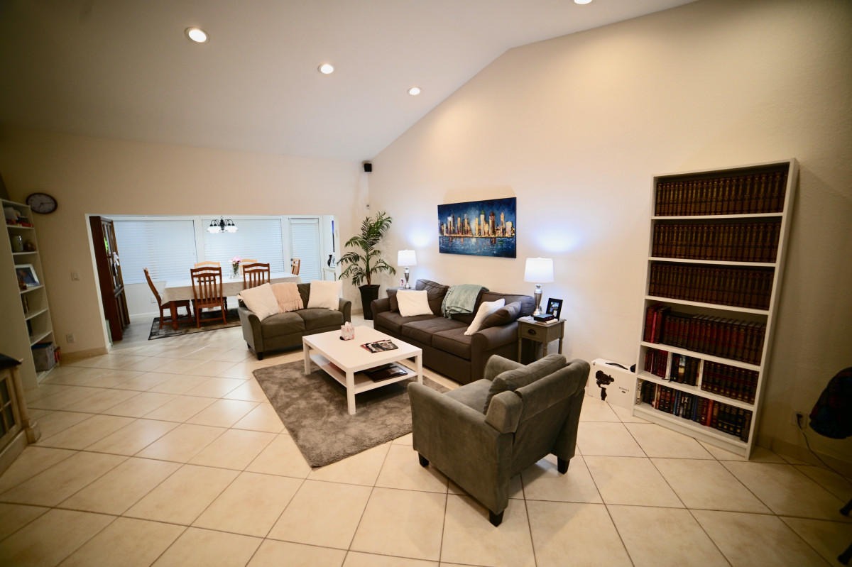 22191 Thomas Terrace Boca Raton, FL 33433 - Photo 11 of 30 11