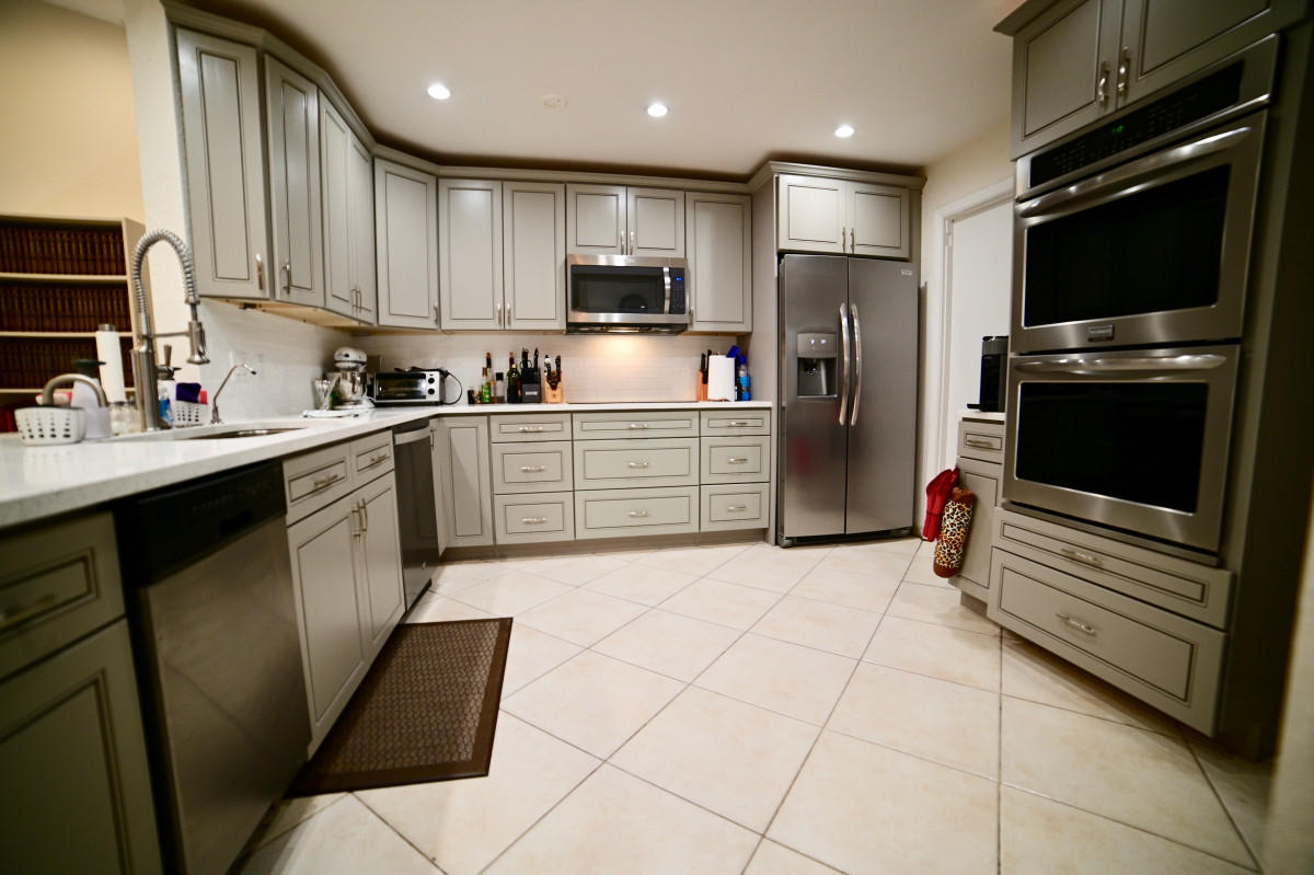 22191 Thomas Terrace Boca Raton, FL 33433 - Photo 10 of 30 10
