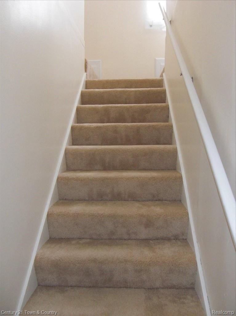 1339 Cambridge Road Berkley, MI 48072 - Photo 16 of 25 Stairway to Master