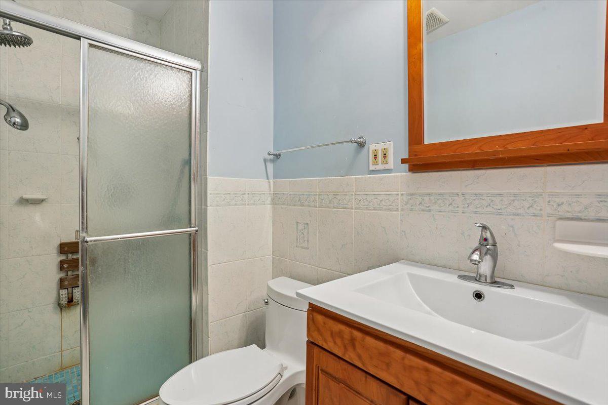 8174 Inverness Ridge Road Potomac, MD 20854 - Photo 12 of 29