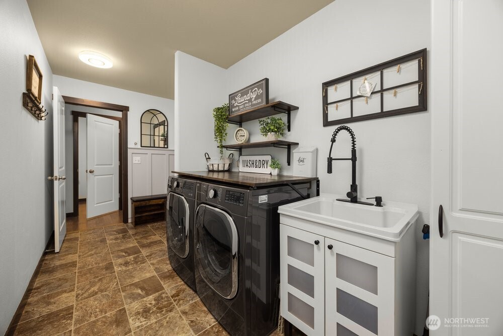 424 Barry Loop Mount Vernon, WA 98274 - Photo 22 of 23 a utility room with dryer and washer