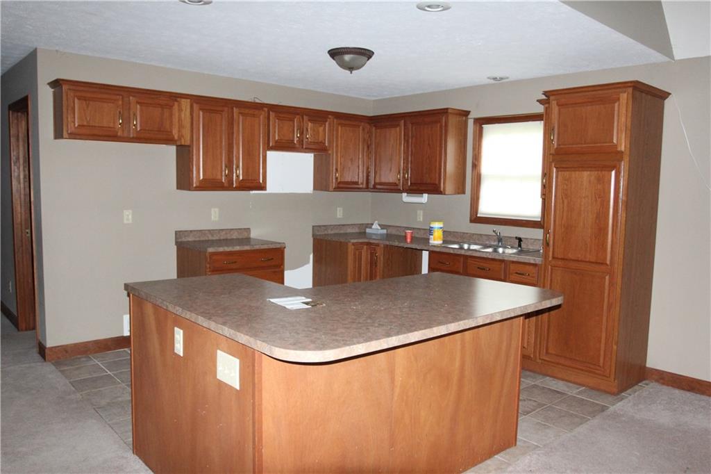 8767 Georgetown Road Columbus, IN 47201 - Photo 21 of 48