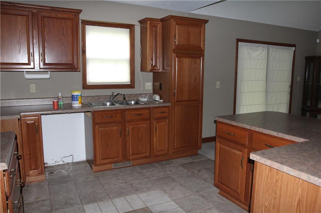 8767 Georgetown Road Columbus, IN 47201 - Photo 22 of 48