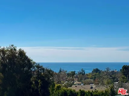$9,500,000 | 15965 Alcima Avenue, Pacific Palisades, CA 90272