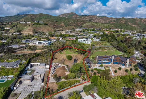 $9,500,000 | 15965 Alcima Avenue, Pacific Palisades, CA 90272