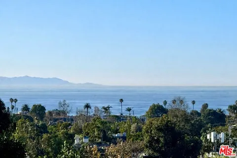 $9,500,000 | 15965 Alcima Avenue, Pacific Palisades, CA 90272