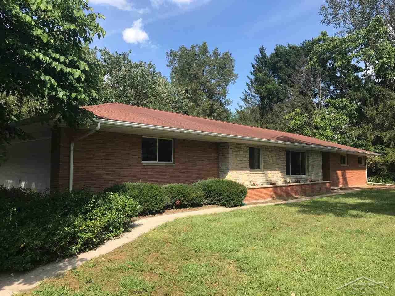 3041 East Moore Road Saginaw, MI 48601 - Photo 1 of 32 31359610.JPG
