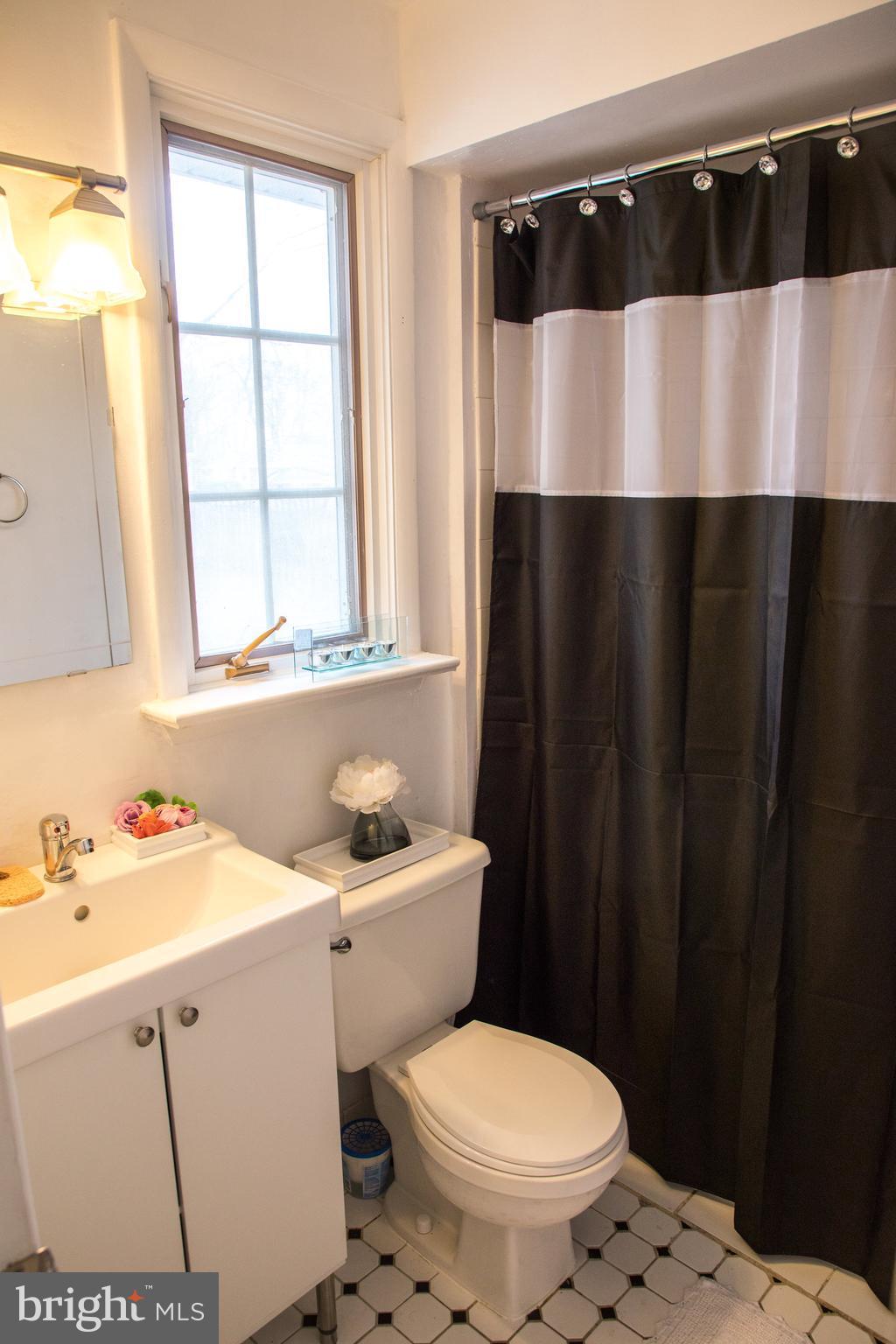 16022 Jerald Road Laurel, MD 20707 - Photo 12 of 19 New MBR bath with full tub!