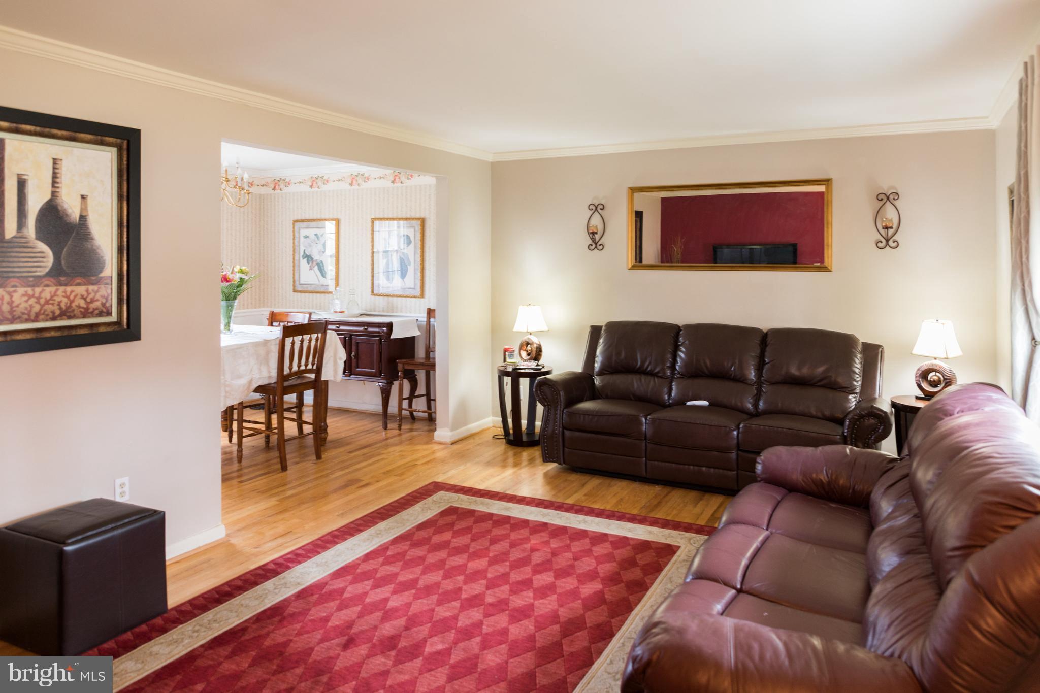16022 Jerald Road Laurel, MD 20707 - Photo 4 of 19 Very roomy living area!