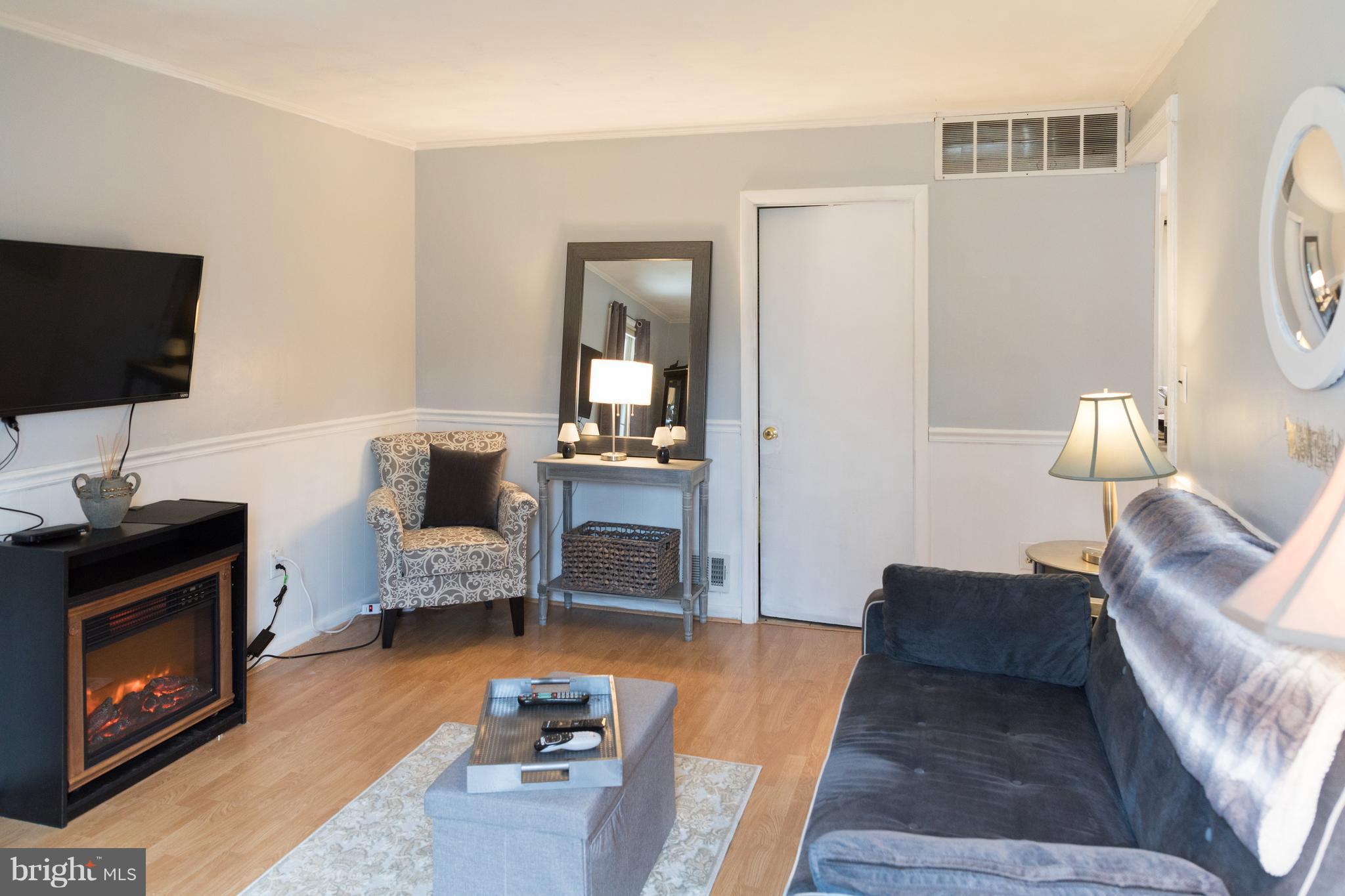 16022 Jerald Road Laurel, MD 20707 - Photo 6 of 19 Family Room