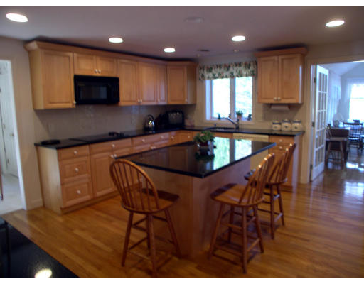 32 Bradyll Road Weston, MA 02493 - Photo 3 of 8