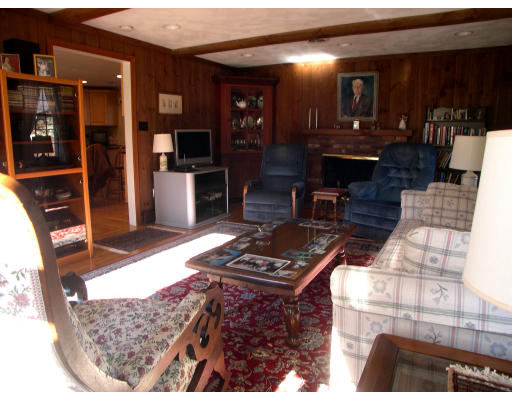 32 Bradyll Road Weston, MA 02493 - Photo 8 of 8