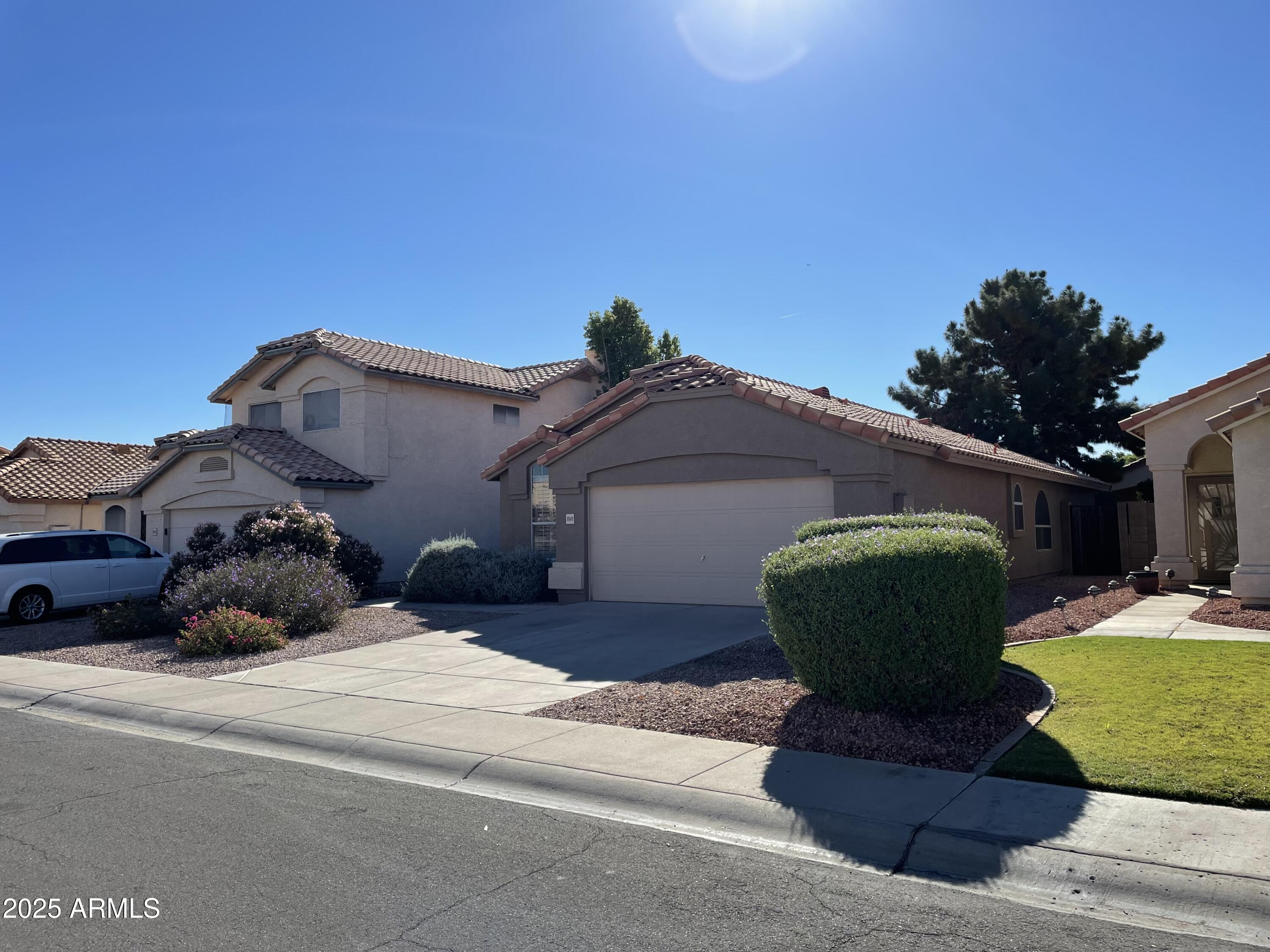 8949 West Kathleen Road Peoria, AZ 85382 - Photo 2 of 28