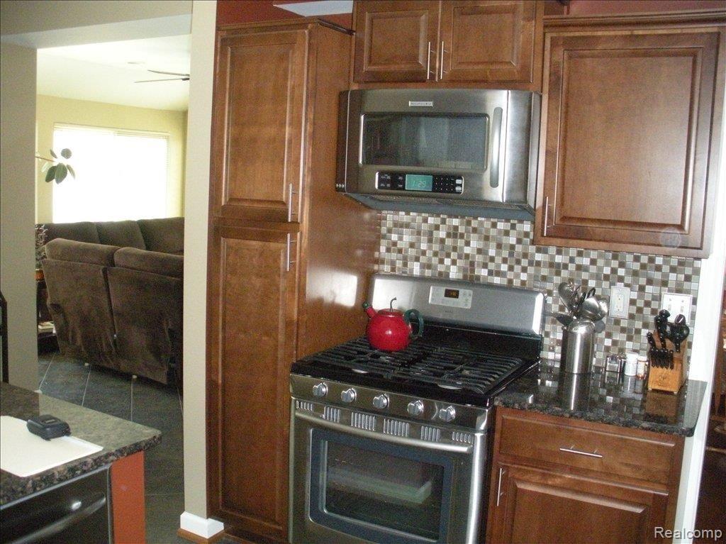 411 Moran Road Grosse Pointe, MI 48236 - Photo 5 of 10 KITCHEN
