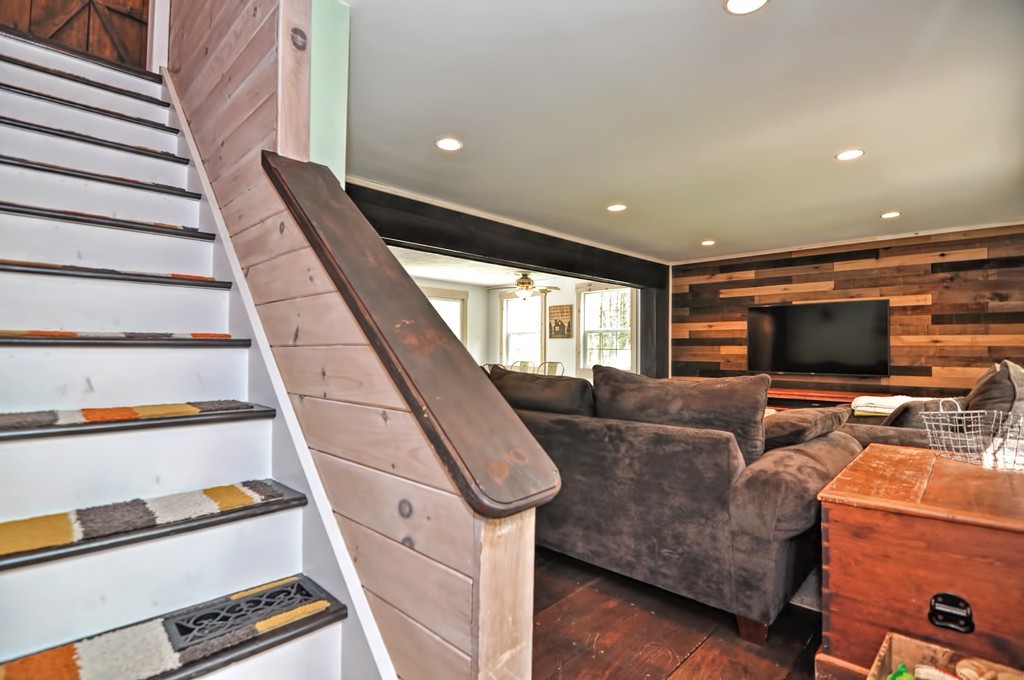 10 Hale Rd Extension Hubbardston, MA 01452 - Photo 4 of 29 Gallery Image 4