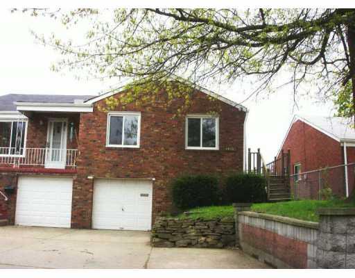 1815 Greentree Road Pittsburgh, PA 15220 - Photo 1 of 1 Exterior Front.