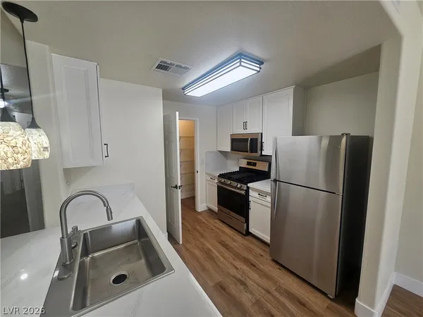 $2,195 | 8250 North Grand Canyon Drive, Unit 2106, Las Vegas, NV 89166