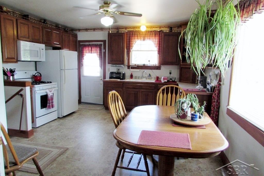 13300 Sharon Road St. Charles, MI 48655 - Photo 16 of 32 50087188-15.JPG