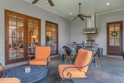 $925,000 | 211 Hollybrook Drive, Shreveport, LA 71106
